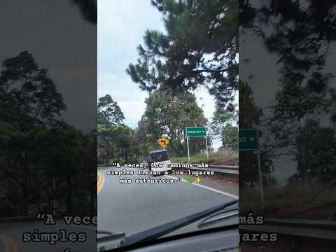 “Puerta al Encanto de Giraldo 🇨🇴 | Gateway to Timeless Tradition”