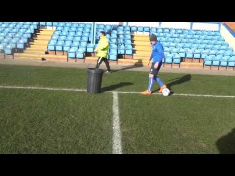 Gainsborough Trinity's Nathan Jarman takes on the #BinChallenge