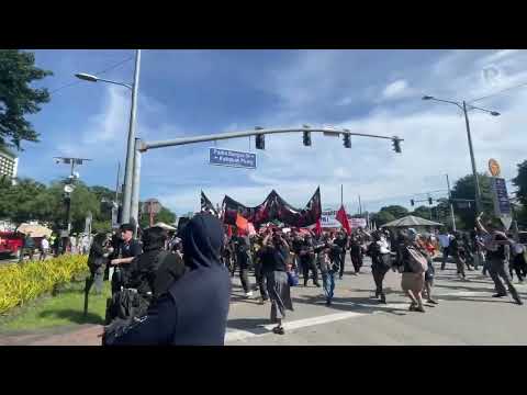 Protesters take down barriers at Luneta protest vs corruption