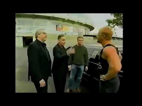 Jeff Jarrett arrives at WWA PPV April 2002 with Bill Behrens, Andrew McManus & Jeremy Borash