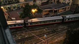 ハノイ コシアナホテル部屋から見たハノイB駅・ベトナム国営鉄道