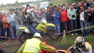 preview picture of video 'Trap -5 m from finish line- ktm exc 450 vs suzuki drz 400'