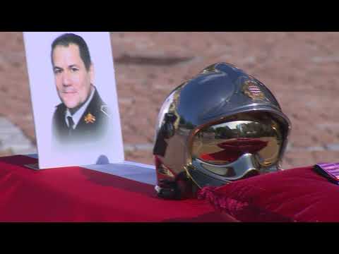 Lire la vidéo Hommage national militaire au Sergent Thierry Perard