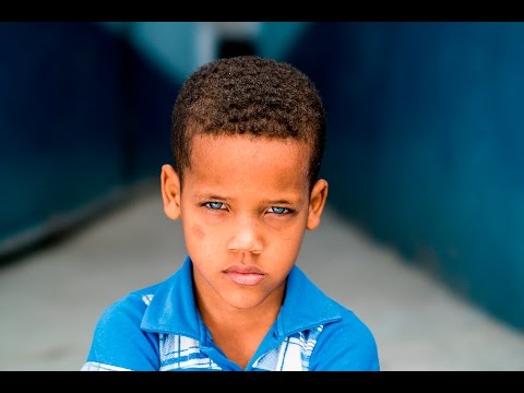 Blue Steel- Street Portaiture Photography using Diffusers, Reflectors & Flash in Havana, Cuba