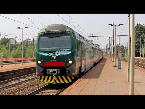 Trenord TSR R3 komt op snelheid door station Sesto San Giovanni