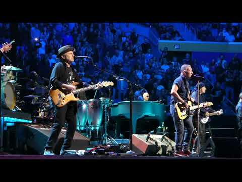 Springsteen Live - Because The Night - Nils Lofgren solo - Buffalo, 2023-03-23