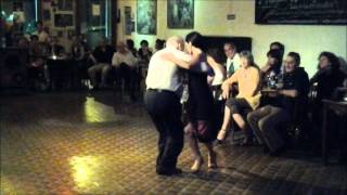 Fátima Vitale y el "Toto" Faraldo  en el tacuari