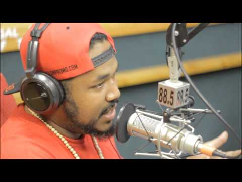 Kenosobi  @kenosobi  stopped by @hiphopflavors at 88.5FM