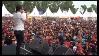 preview picture of video 'Tipe X - Salam Rindu (Live at Mayday Fiesta 2014 FSPMI Purwakarta)'