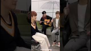 [190426] N.Flying singing Preview in Music Bank waiting room