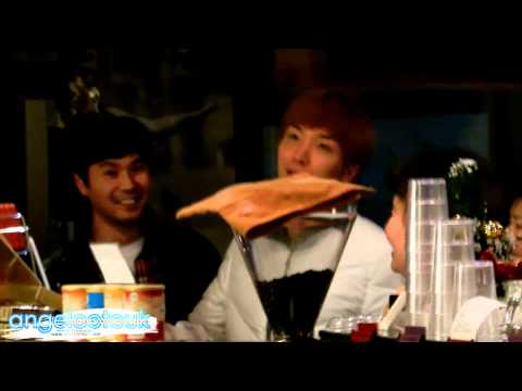 111221 Leeteuk at Kona Beans