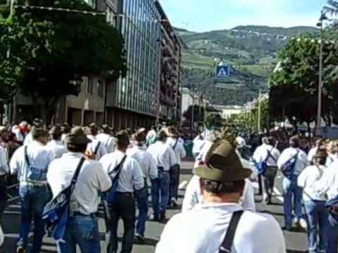 Veci Fanfara Julia - sfilata Bolzano - Inno degli Alpini