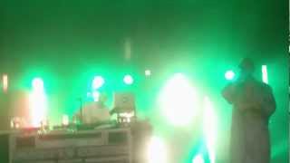 Malk De Koijn live i Vega 20/4 2012: På med jernskjorten