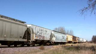 preview picture of video 'UP Y713 The Troy Grove Job South of Earlville, IL on 12-1-09'