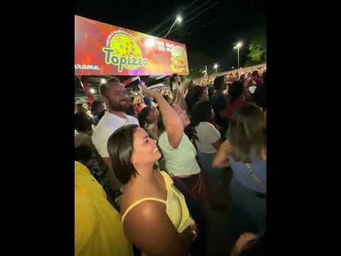 Fernandinho em Parnarama MA   meninas agitando