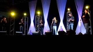 [HD] Neri Per Caso singing What a Fool Believes in Barquisimeto