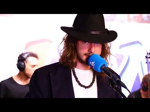 blackwave. - Hands Up