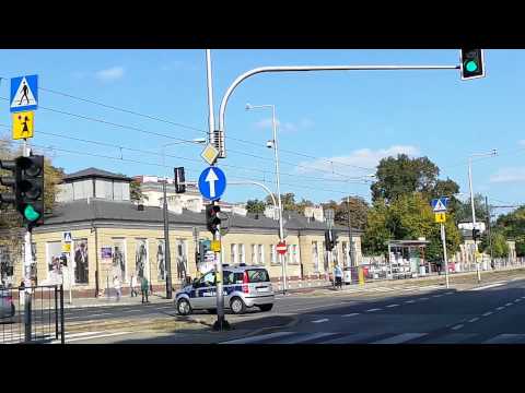 Jak jeżdżą warszawscy kierowcy? Zakaz lewoskrętu na Grochowskiej w Terespolską.