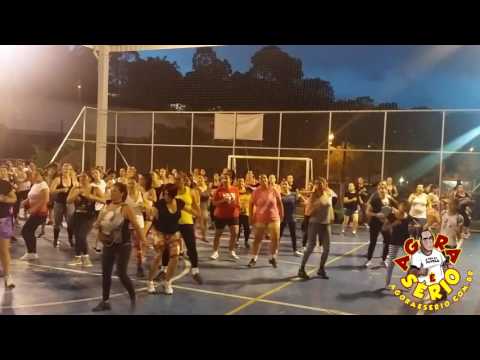 Zumba: aula queima até mil calorias