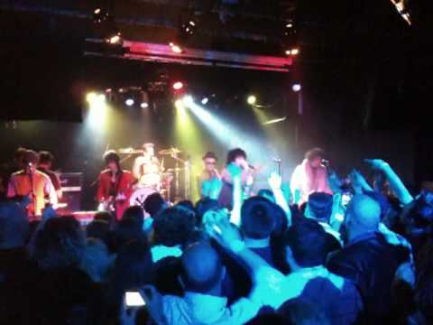 Mother Mary ~ Foxboro Hot Tubs (Green Day)  Don Hills 4/23/10 100 Person Secret Show