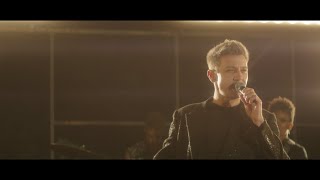 Musik-Video-Miniaturansicht zu Main Attraction Songtext von Jeremy Renner