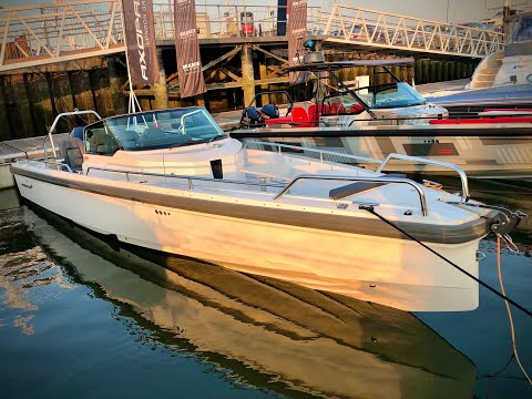 New Ex Display 2019 Axopar 28 Open For Sale (with wet bar) Full Boat Tour - £125,000 GBP (now sold)