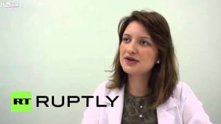 Brazil: Adorable baby BUCKET wash-down soothes new-borns’ nerves