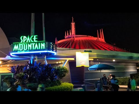 Deep Space Mountain is the BEST version of Space Mountain! Fight me!!! Magic Kingdom WDW