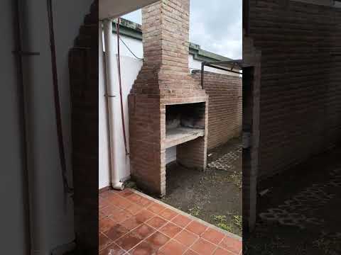 Vendo casa en Laprida 44 de Villa Allende Centro a sólo 20 mts de Av principal...