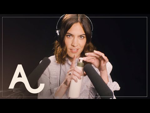 アレクサ・チョンがASMRをする｜ALEXACHUNG (Alexa Chung Does ASMR | ALEXACHUNG)