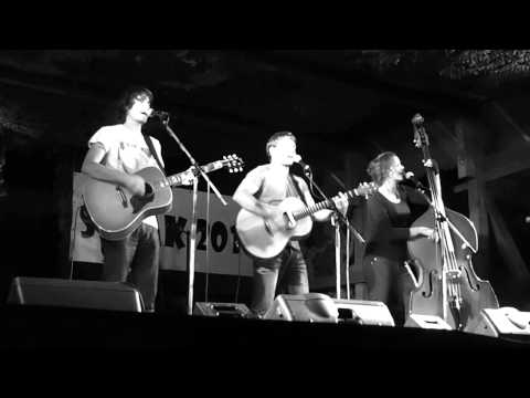 Epydemye - EPYDEMYE Nikdy neříkej nikdy (live 2013)