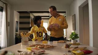 Nestle Peyton Manning enjoys Chocolate Chip Cookies