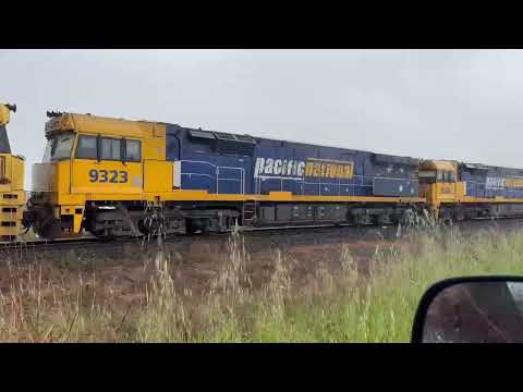 Pacific National 3YN2 at Goobang Junction East