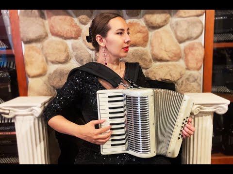 6406 - Creamy Italian Baby Piano Accordion MM 25 12 $399