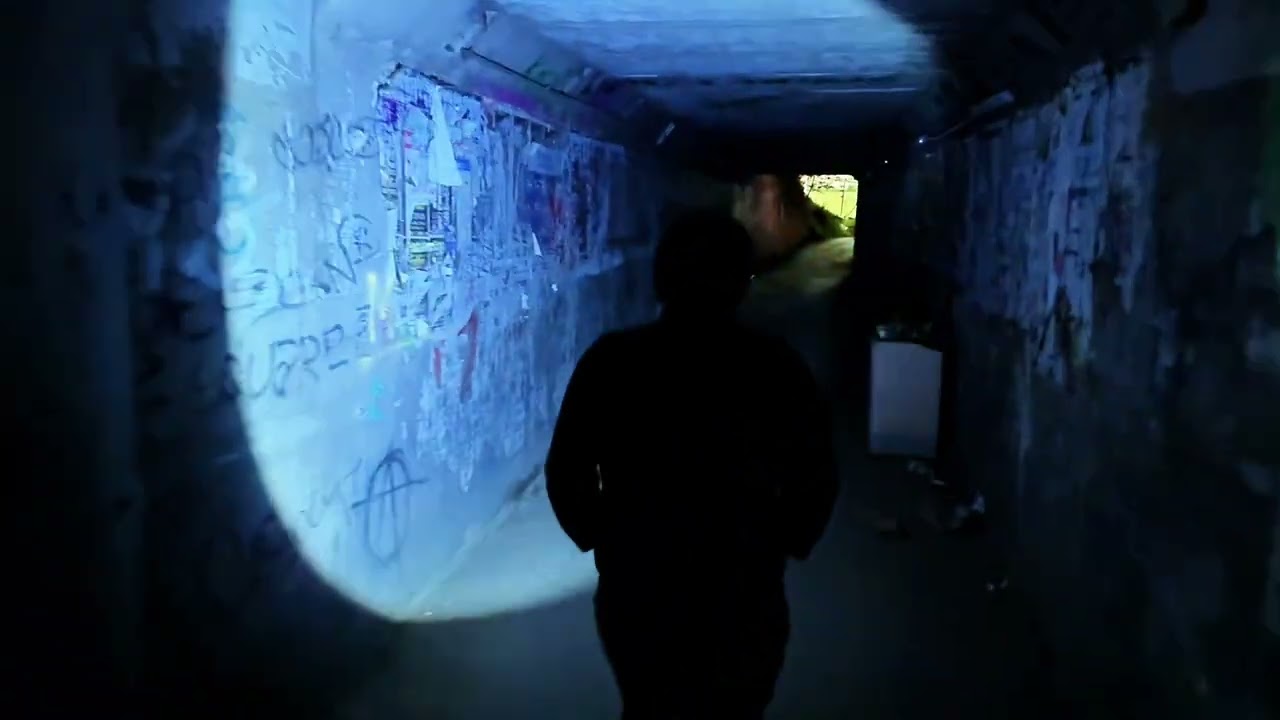 Nieoświetlony tunel pod wiaduktem w Nowym Sączu