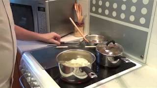 Michelin secret of how to cook scrambled eggs in water (YUK). Crazy Chef