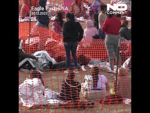 Video Thumbnail: Hundreds of migrants wait to be processed at US-Mexico border #shorts