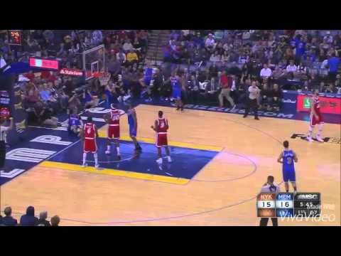 Porzingis circus shot!