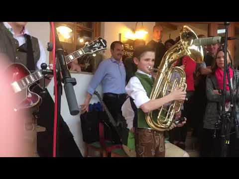 Die Gasgeber - Bariton Sepp (Bariton Stefan)