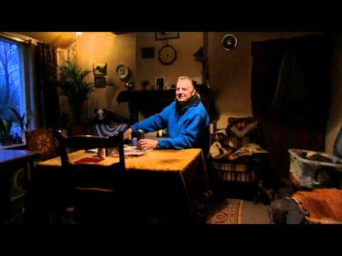 MAN BIJT HOND WON00662699 6