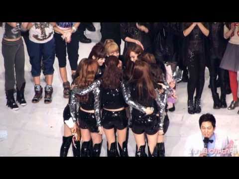 [Fancam] SNSD ::101230 2010 KBS Music Festival - The Best Popular Song Award presentation