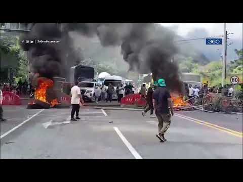 Video: Así avanza el bloqueo en La Pintada impidiendo el paso entre Antioquia y Caldas