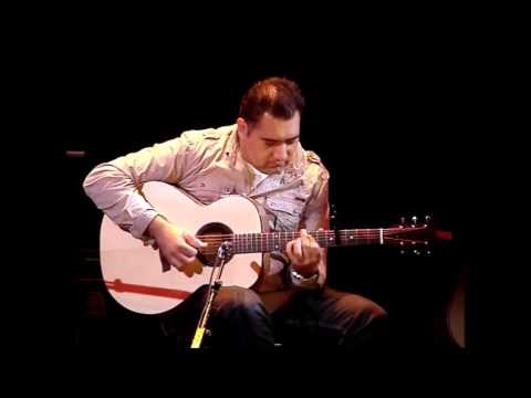 ISSOUDUN 2015 Scène des Luthiers. Clément Rossat par F  Sciortino