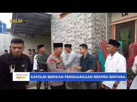 KAPOLRI BERIKAN PENGHARGAAN KEPADA SEPUPU BRIPTU ANUMERTA GHALIB