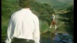 Minor Detail - Hold On (Video) (Synthpop and New Wave)