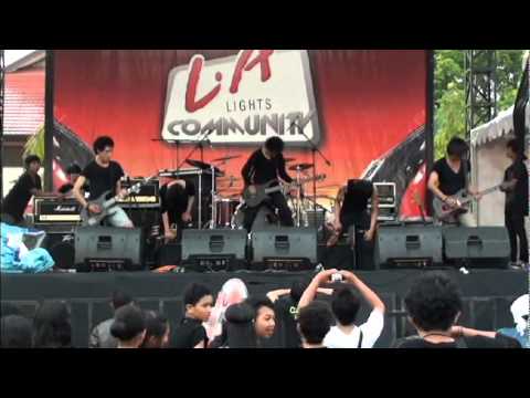 Born Alive In Chaos - Silence Kills Me (HQ - LIVE)
