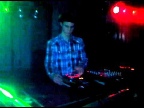 DJ Duruz Playing Azeon & Redvious - Down Low Part 1