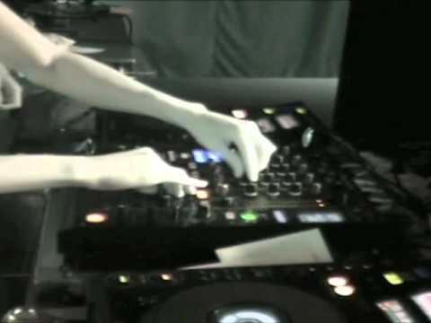 Dj CapTive & MaxxVolume in the mix @hangar 27 - UNRIVALLED 11th MAY