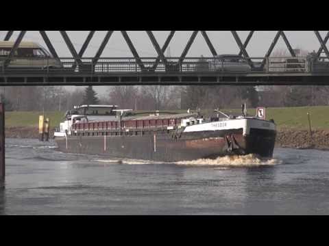 MS THEODOR auf der Hunte