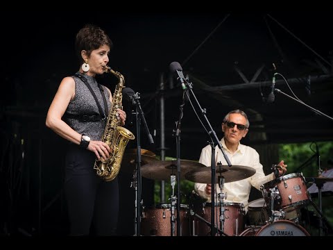 Aahhh! - Karolina Strassmayer & Drori Mondlak - KLARO!